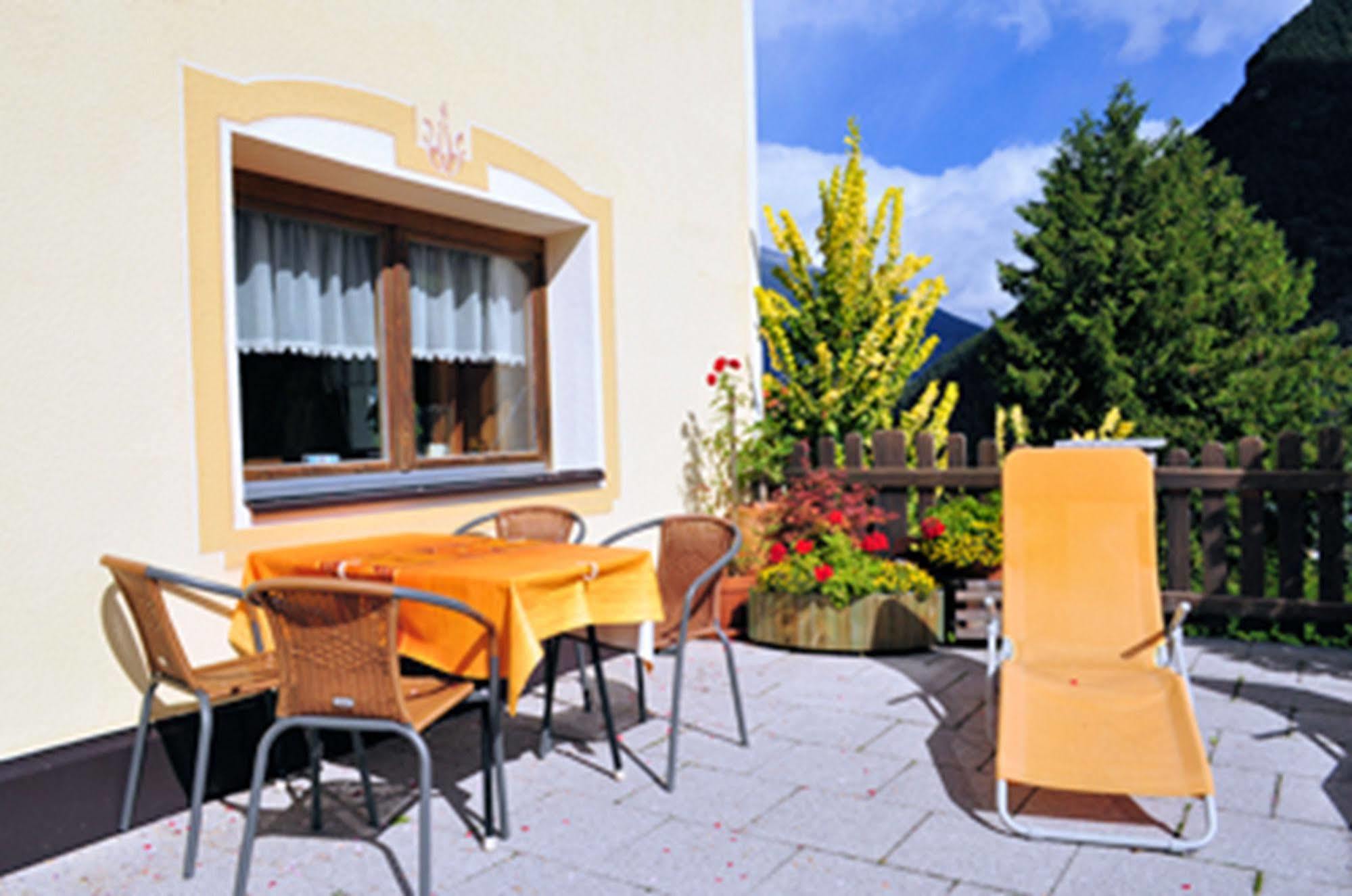 Gaestehaus Hackl Sautens Exterior foto